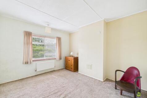 Presented by Nicoleta at EweMove Bexleyheath and D
