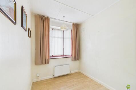 Presented by Nicoleta at EweMove Bexleyheath and D