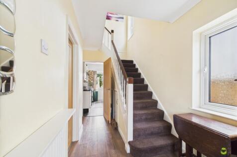 Presented by Nicoleta at EweMove Bexleyheath and D