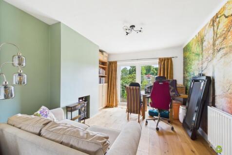 Presented by Nicoleta at EweMove Bexleyheath and D