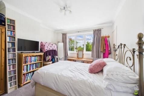 Presented by Nicoleta at EweMove Bexleyheath and D