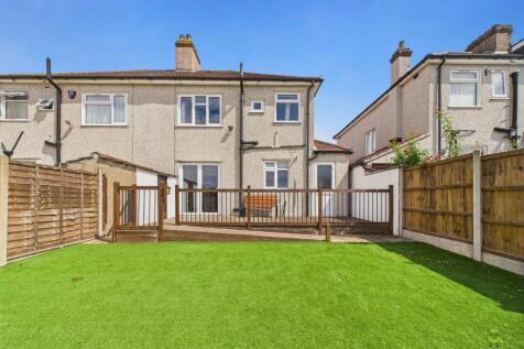 Presented by Clinton at EweMove Bexleyheath and Da