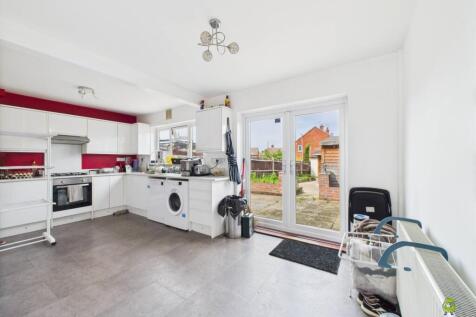 Presented by Nicoleta at EweMove Bexleyheath and D