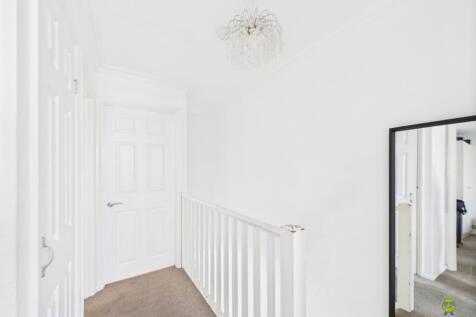 Presented by Nicoleta at EweMove Bexleyheath and D