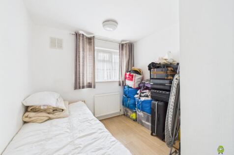 Presented by Nicoleta at EweMove Bexleyheath and D