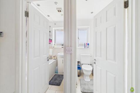 Presented by Nicoleta at EweMove Bexleyheath and D
