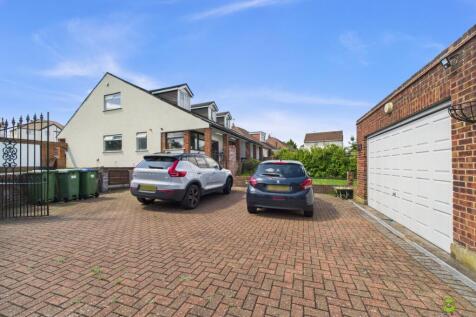 Presented by Nicoleta at EweMove Bexleyheath and D