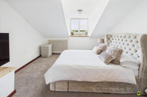 Presented by Nicoleta at EweMove Bexleyheath and D