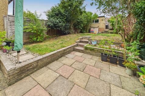  Presented by Clinton at EweMove Bexleyheath and D