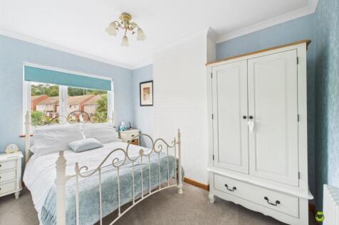 Presented by Nicoleta at EweMove Bexleyheath and D