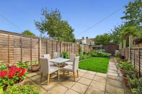 Presented by Nicoleta at EweMove Bexleyheath and D