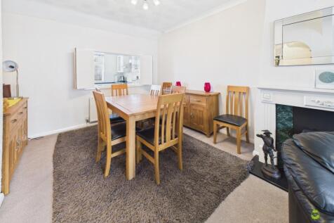 Presented by Clinton at EweMove Bexleyheath and Da