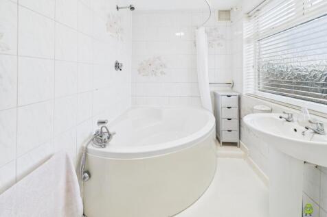 Presented by Clinton at EweMove Bexleyheath and Da