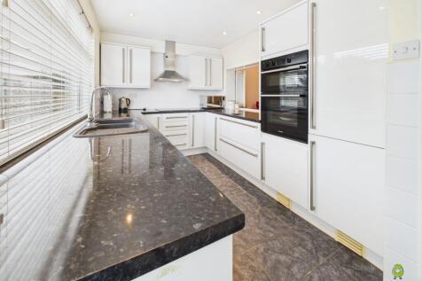 Presented by Clinton at EweMove Bexleyheath and Da