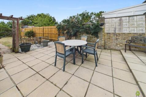 Presented by Clinton at EweMove Bexleyheath and Da