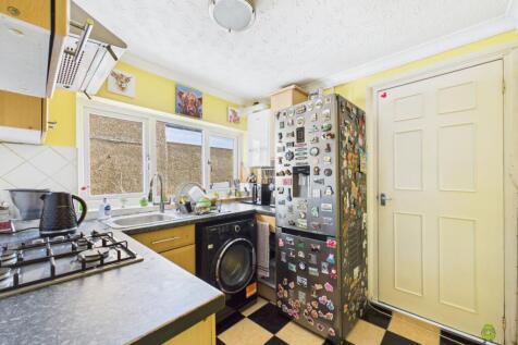 CAM03779G0-PR0286-STILL007