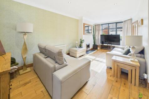 Presented by Clinton at EweMove Bexleyheath and Da