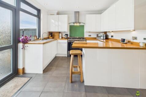 Presented by Clinton at EweMove Bexleyheath and Da