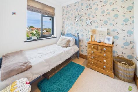 Presented by Clinton at EweMove Bexleyheath and Da