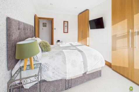 Presented by Clinton at EweMove Bexleyheath and Da