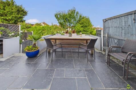 Presented by Clinton at EweMove Bexleyheath and Da