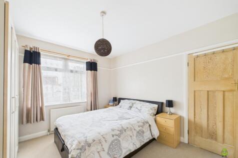Presented by Nicoleta at EweMove Bexleyheath and D