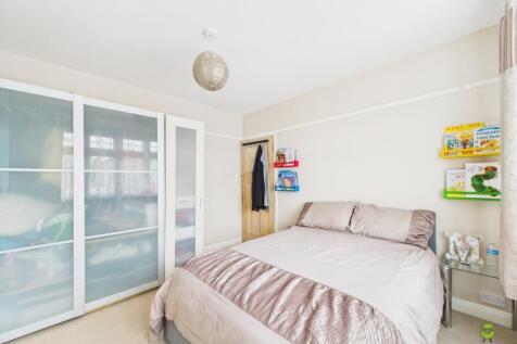 Presented by Nicoleta at EweMove Bexleyheath and D