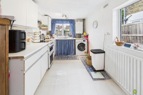 Presented by Clinton at EweMove Bexleyheath and Da