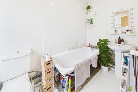 Presented by Clinton at EweMove Bexleyheath and Da