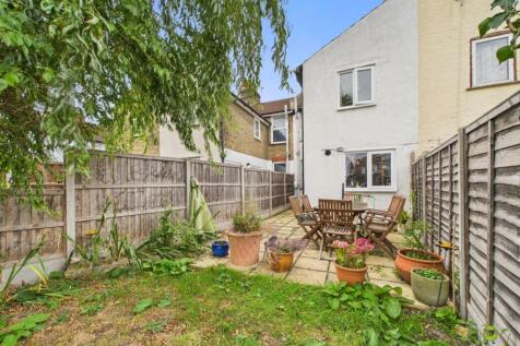 Presented by Clinton at EweMove Bexleyheath and Da