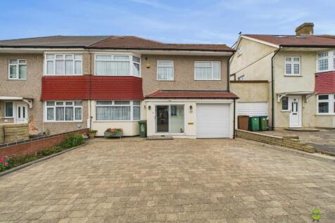 Presented by Nicoleta at EweMove Bexleyheath and D