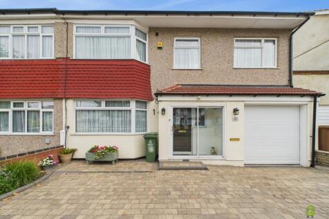 CAM02615G0-PR0123-STILL037