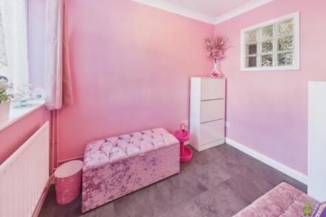 Presented by Clinton at EweMove Bexleyheath and Da