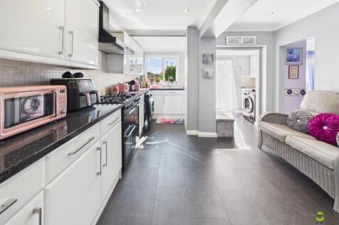 Presented by Clinton at EweMove Bexleyheath and Da