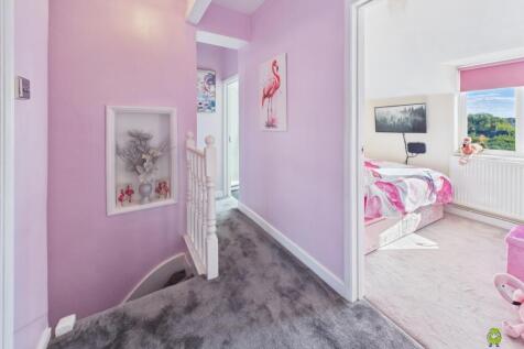 Presented by Clinton at EweMove Bexleyheath and Da