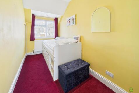 Presented by Clinton at EweMove Bexleyheath and Da