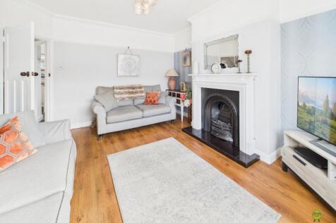 Presented by Clinton at EweMove Bexleyheath and Da