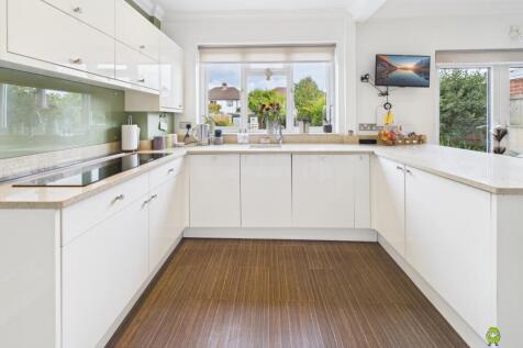 Presented by Clinton at EweMove Bexleyheath and Da