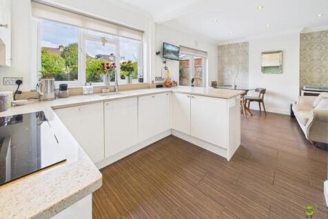 Presented by Clinton at EweMove Bexleyheath and Da