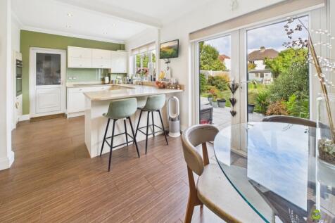 Presented by Clinton at EweMove Bexleyheath and Da