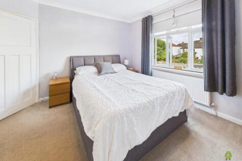 Presented by Clinton at EweMove Bexleyheath and Da