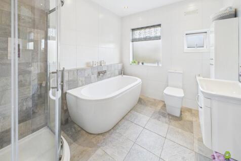 Presented by Clinton at EweMove Bexleyheath and Da