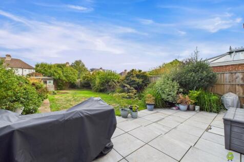 Presented by Clinton at EweMove Bexleyheath and Da