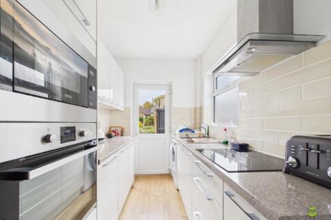 CAM02615G0-PR0122-STILL007