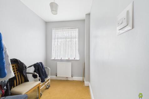 CAM02615G0-PR0122-STILL001