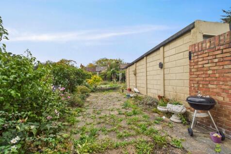 CAM02615G0-PR0122-STILL009