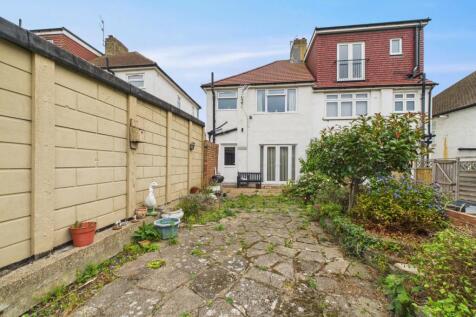 CAM02615G0-PR0122-STILL010