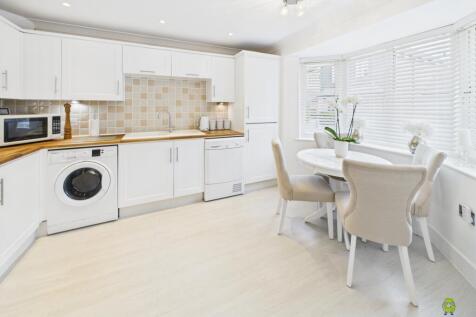 Kitchen Diner 2 James Hillier EweMove Bexley and D