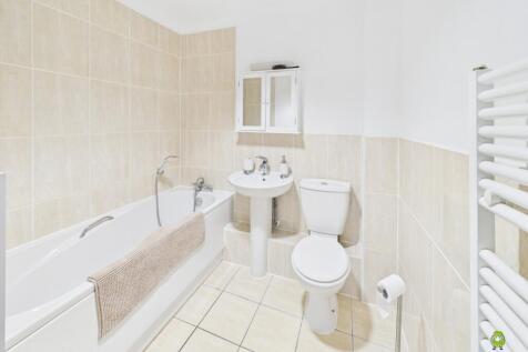 Family Bathroom James Hillier EweMove Bexley and D