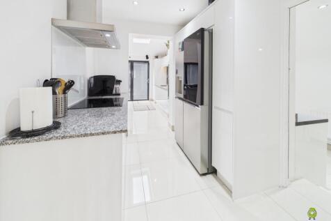 Presented by Clinton at EweMove Bexleyheath and Da